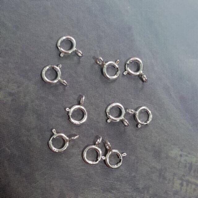 Móc càng cua tròn 4-5mm màu bạc sáng
