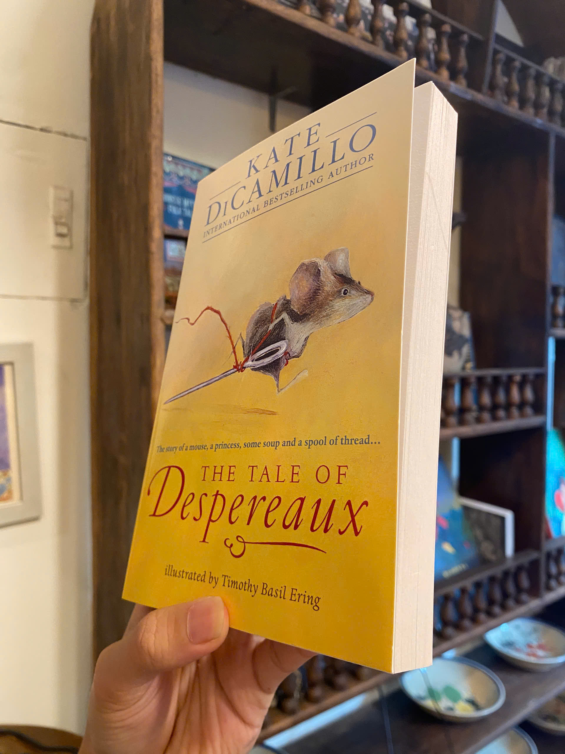 Sách - The Tale of Despereaux by Kate DiCamillo | Fantasy Fiction for Childrens / Ngoại văn