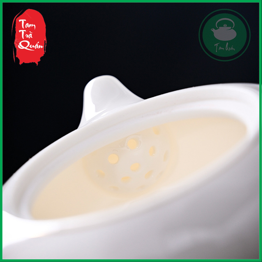 Ấm trà sứ trắng Đức Hóa cán gỗ 240ml