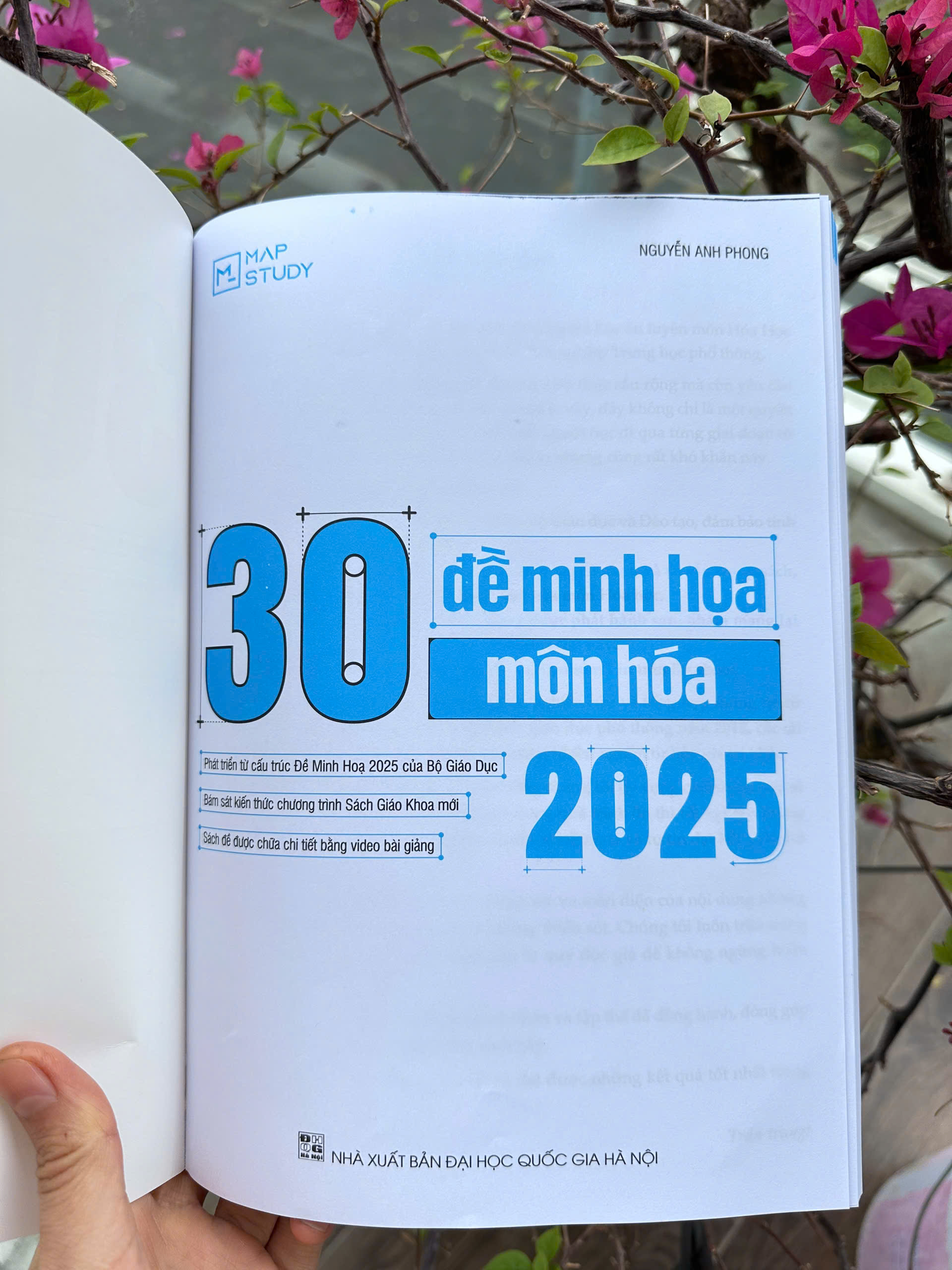 Sách - 30 đề minh họa môn Hóa 2025