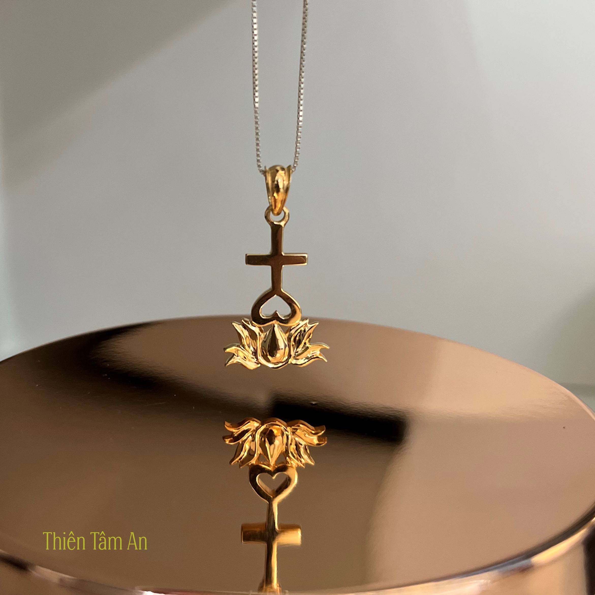 Mặt dây chuyền Thiên Tâm chất liệu Bạc mạ vàng 24K loại 2cm thiết kế thanh lịch gia công tinh xảo