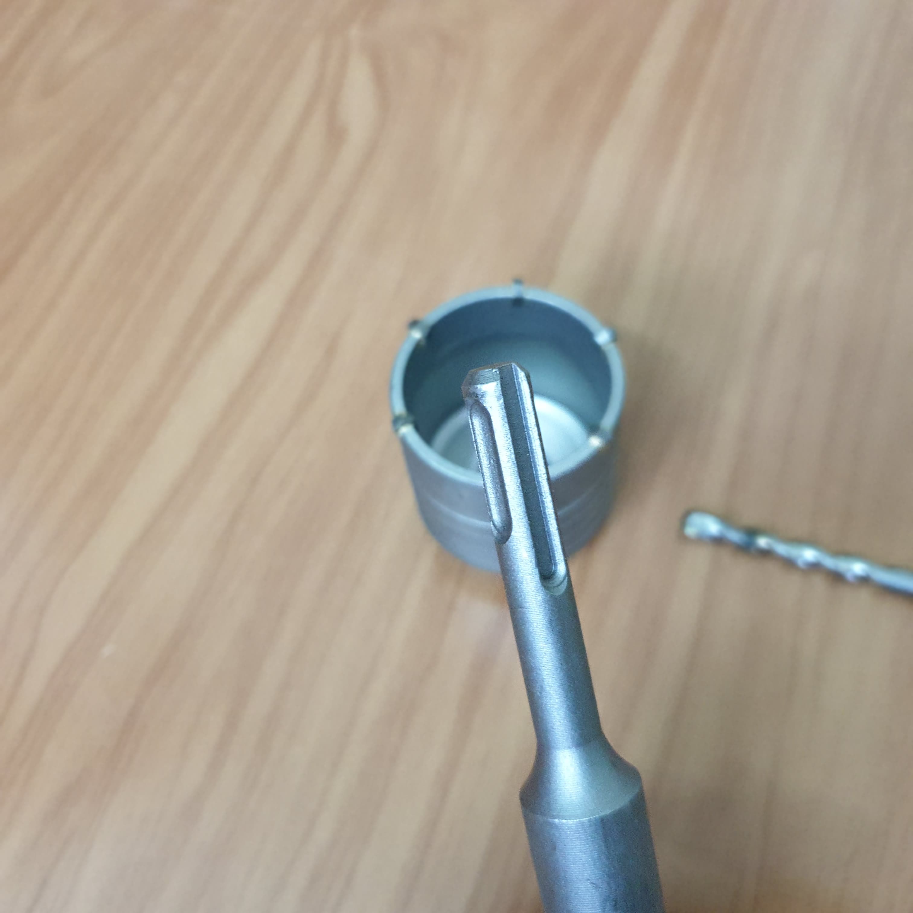 Mũi khoan rút lõi tường chân máy khoan bê tông SSD plus đường kính mũi 60mm cho thợ điện và thợ lắp điều hòa