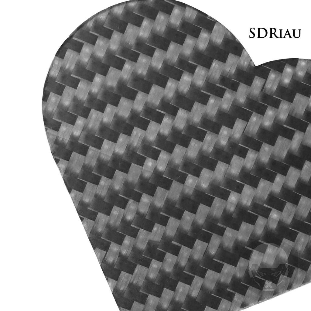 Miếng Dán Sợi Carbon Hình Trái Tim Trang Trí Cửa Xe Hơi
