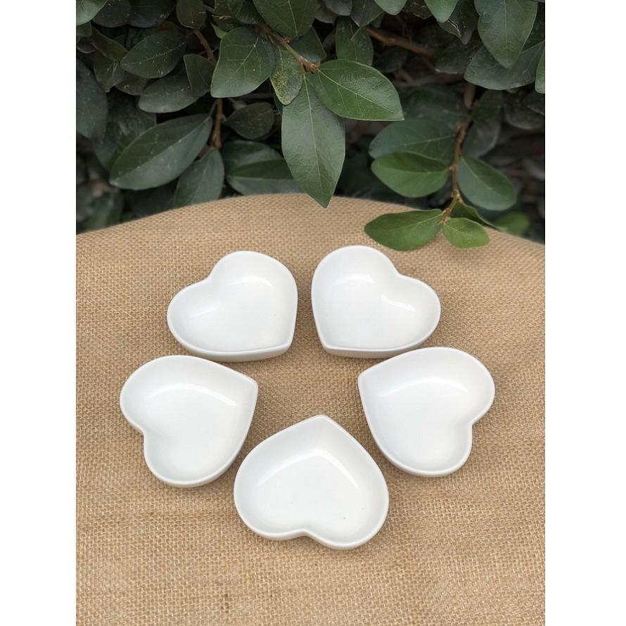 Đĩa sứ hình tim xinh xắn