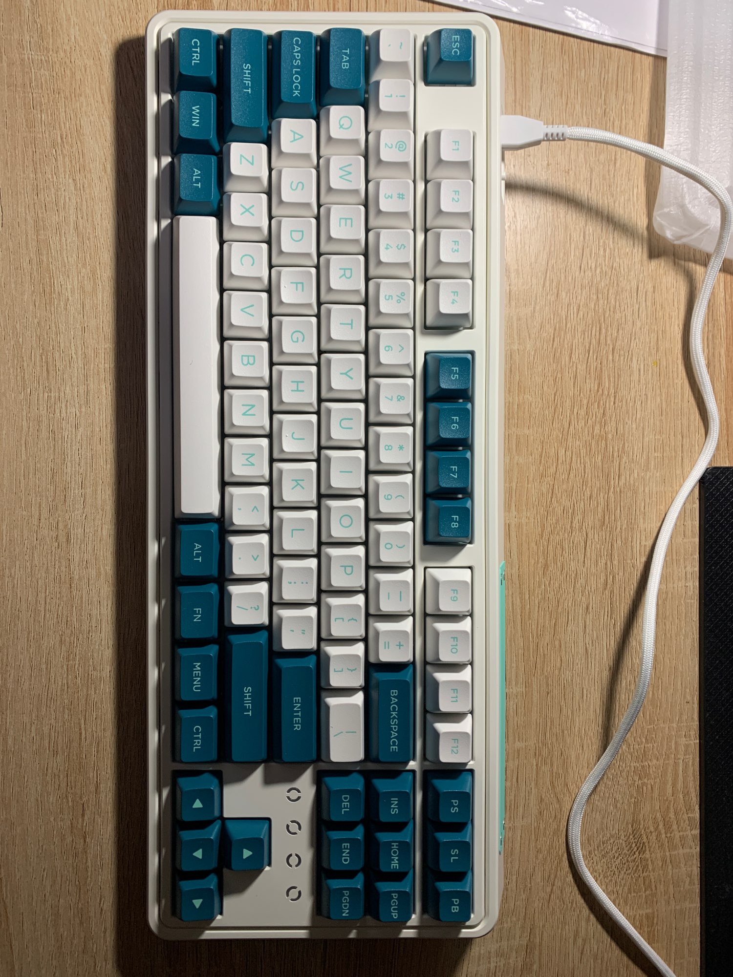 Bàn phím máy tính FL-Esports CMK87SAM Cool Mint 3 Mode _Mới, hàng chính hãng