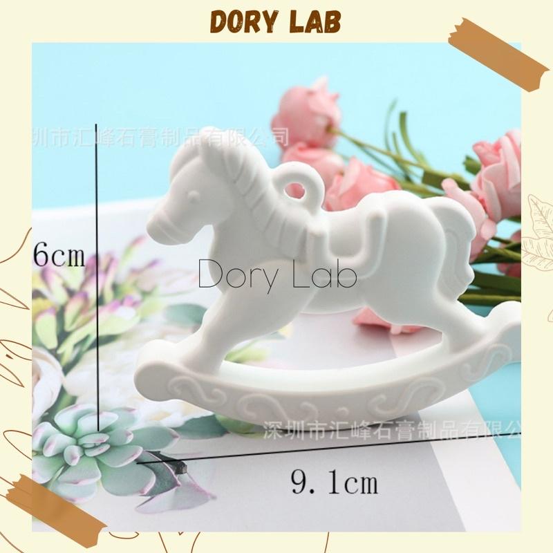 Sáp Thơm Tinh Dầu Hình Ngựa Gỗ Treo Tủ Quần Áo, Xe Ô Tô, Khử Mùi Phòng Handmade - Dory Lab
