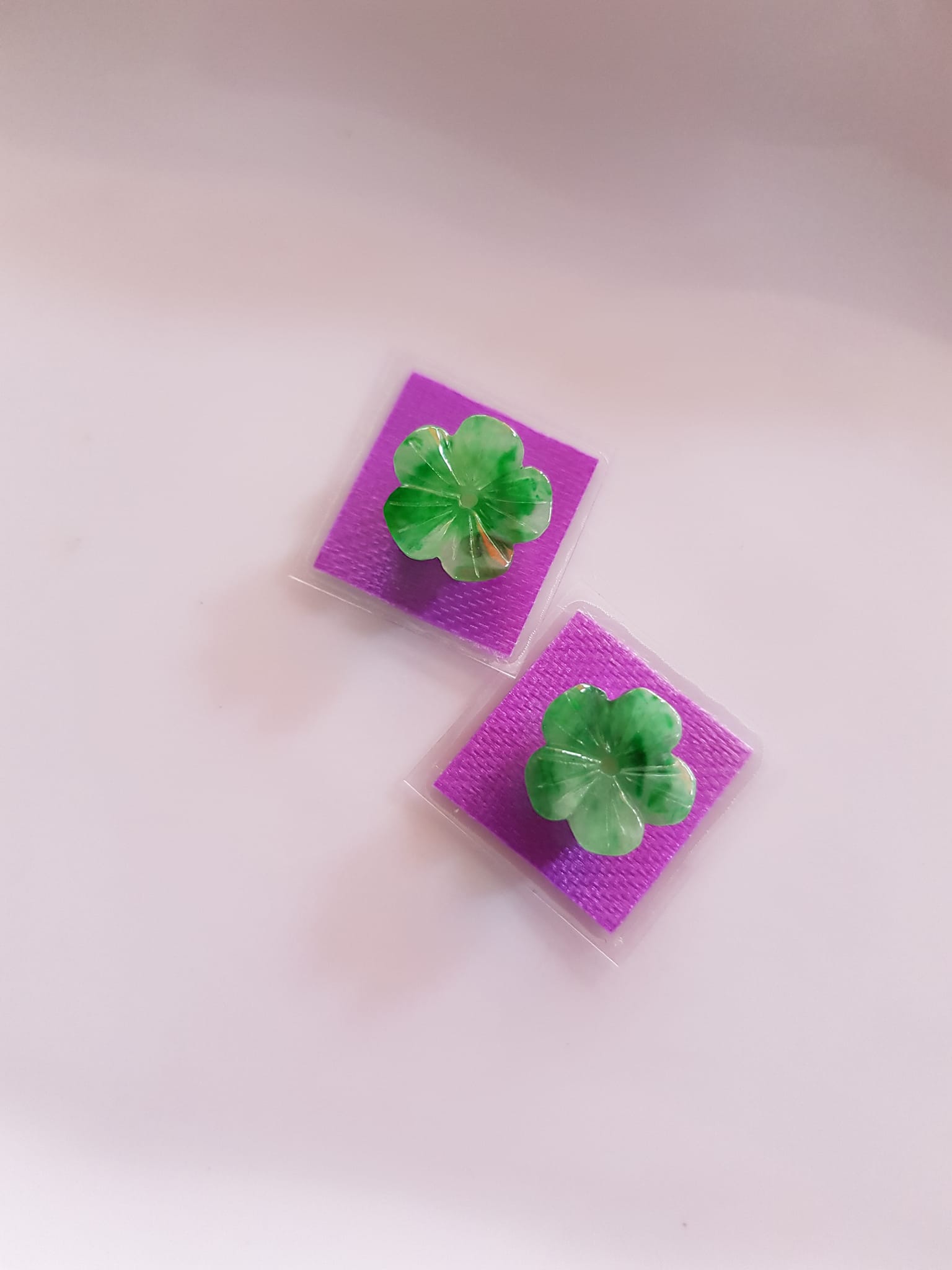 Đôi bông tai Hoa Mai Mới xinh đẹp Màu xanh lý ngọc tươi đẹp 10mm x dầy 1,2mm Chất liệu đá cẩm thạch tự nhiên Nữ bọc vàng đeo rất đẹp sang ạ