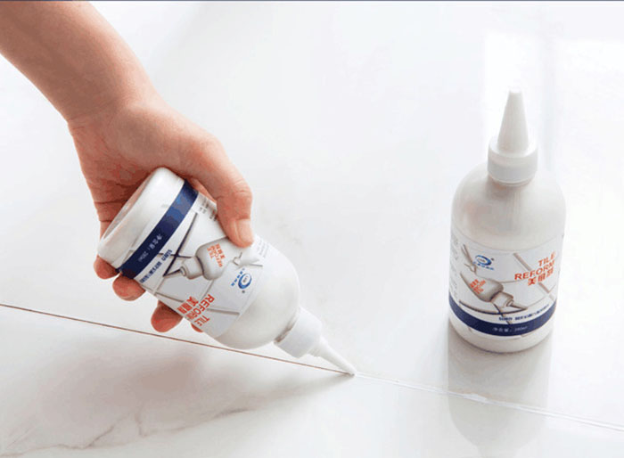 Keo Trám Chỉ Gạch Màu Vàng Và Trắng