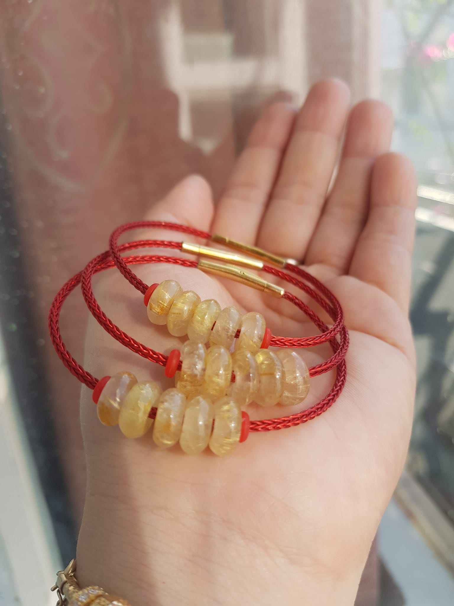 Vòng Tay 5 đồng tiền may mắn kiểu Đá thạch anh Vàng tự nhiên dây đỏ tài lộc Nữ mệnh Kim mệnh thổ mệnh Thủy đeo xinh đẹp ạ