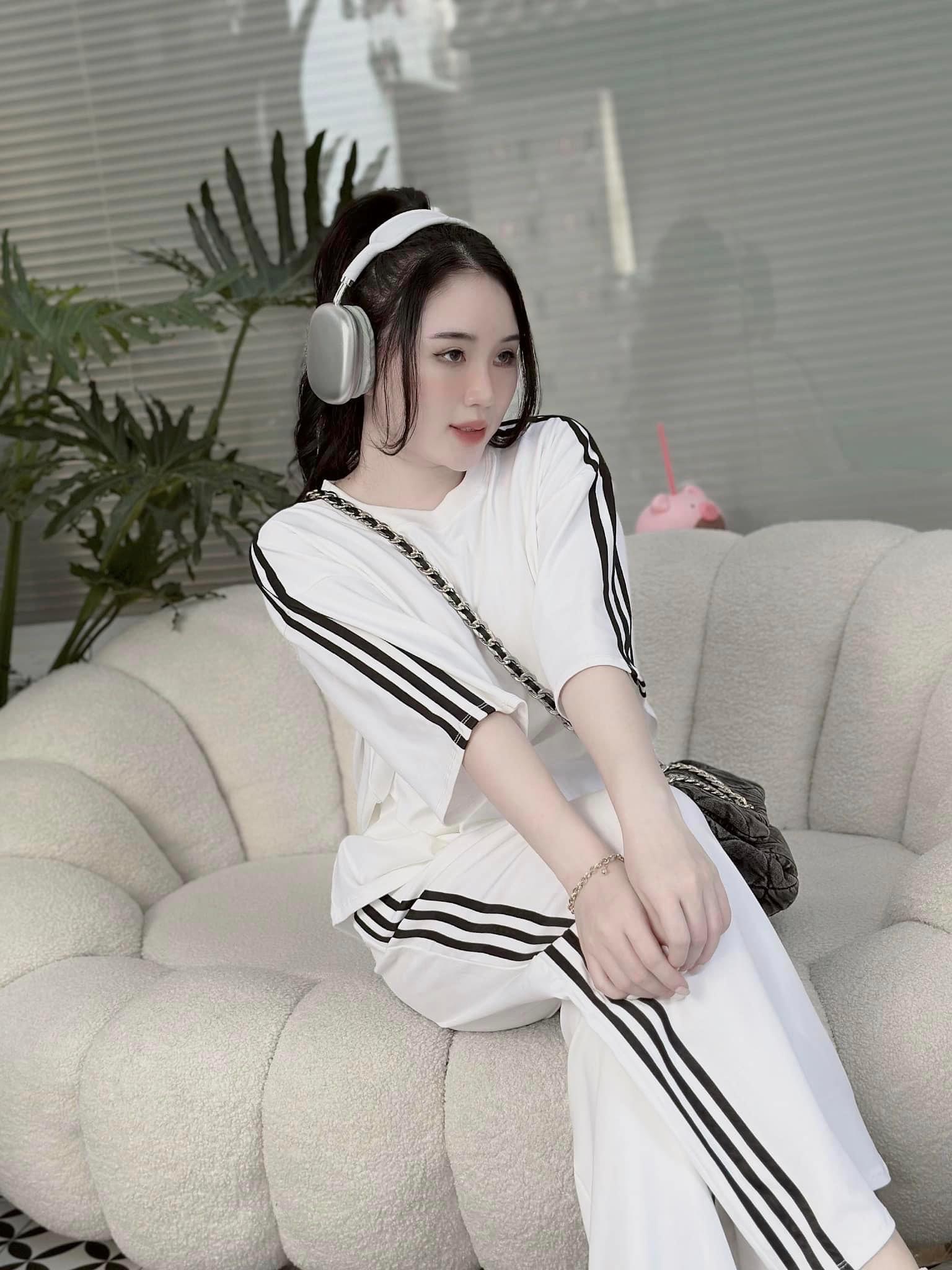 SET BỘ ĐI CHƠI, SET 2 MÓN ÁO THUN CỔ TRÒN TAY LỬNG PHỐI QUẦN SUÔNG DÀI VIỀN CỰC HOT