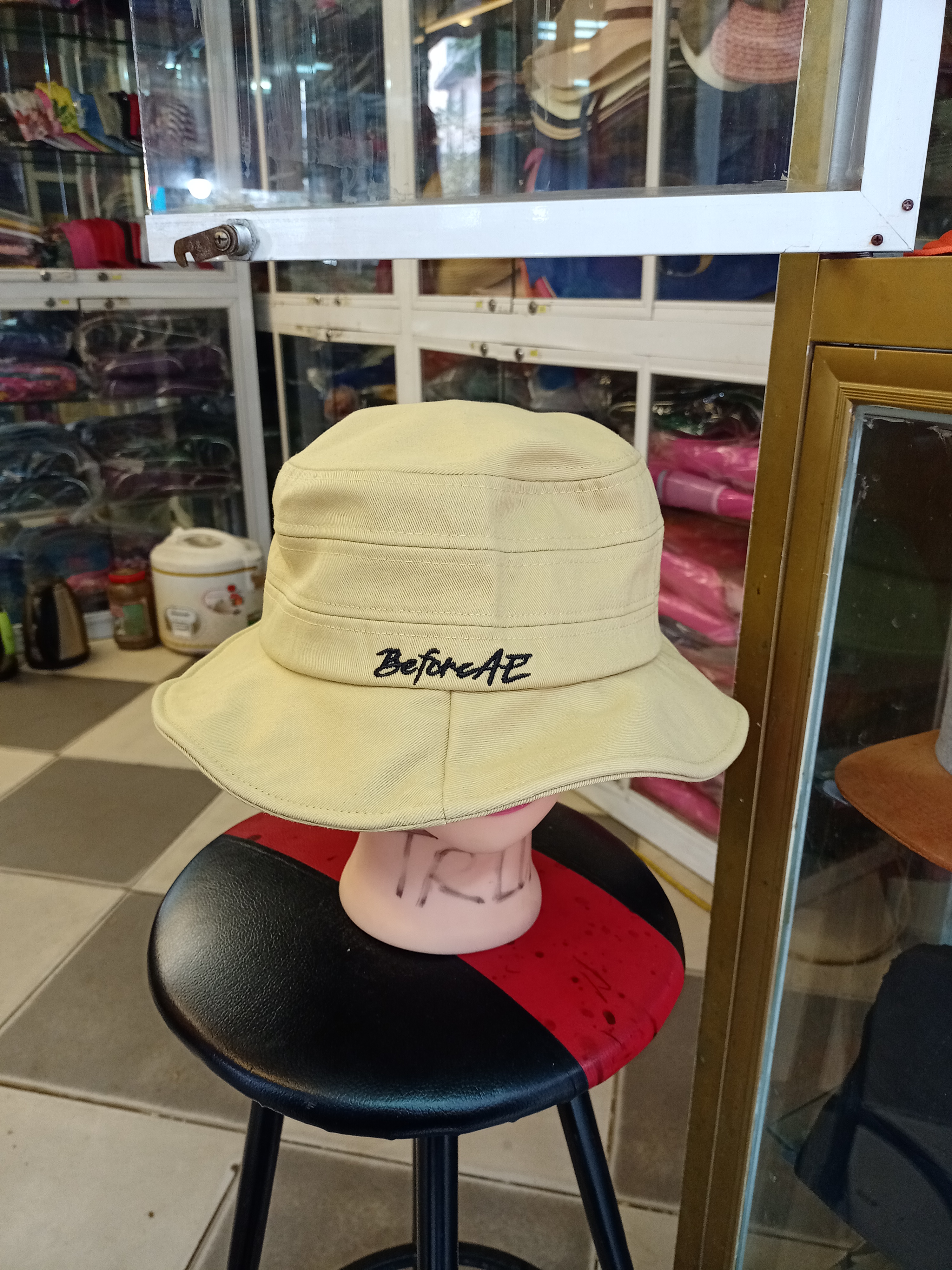 Mũ nữ rộng vành