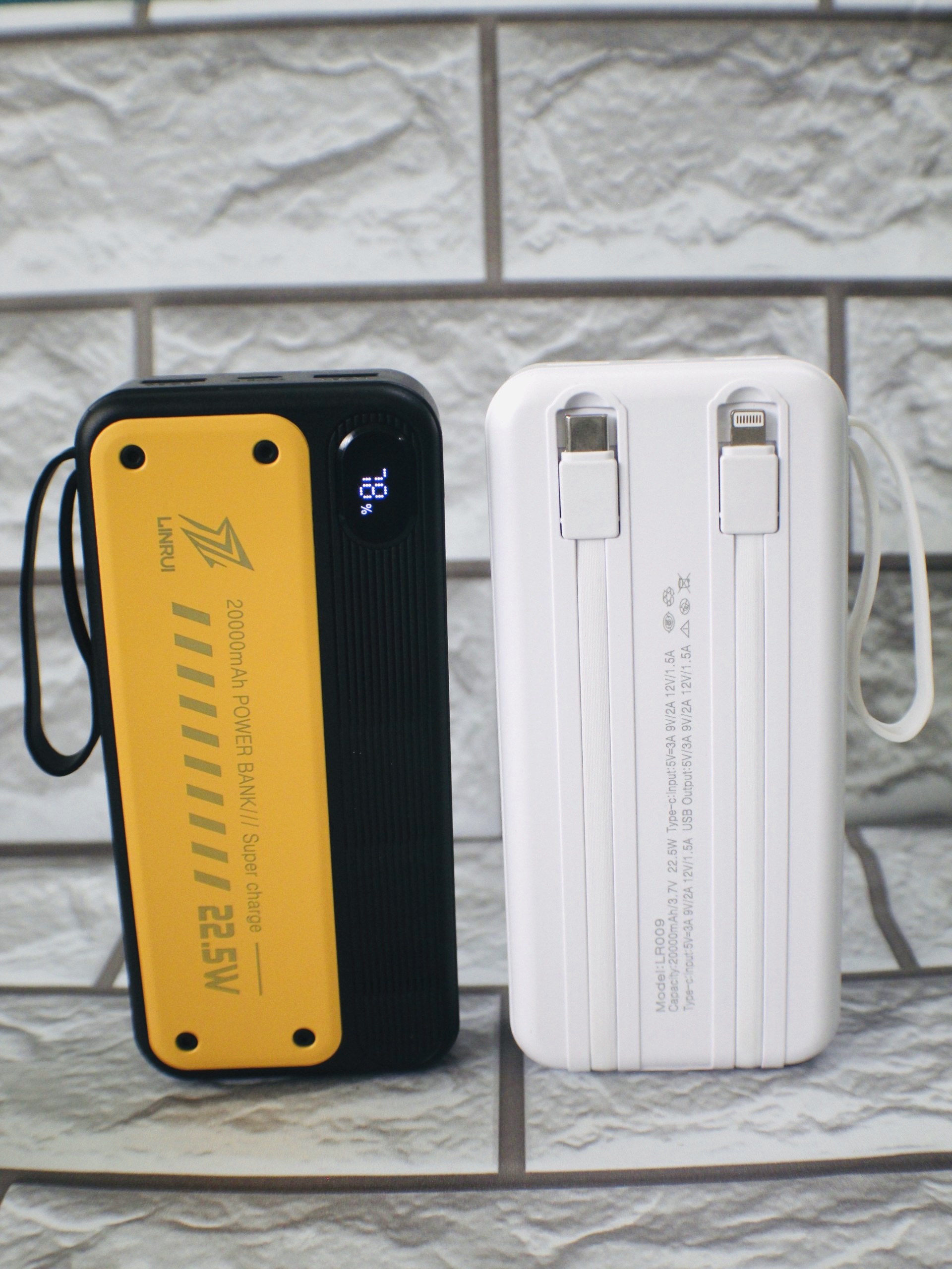 Pin Sạc Dự Phòng Linrui LR009 Dung Lượng 20000mAh, Có Sẵn Cáp Sạc Tiện Lợi, Nhỏ Gọn - Hàng Chính Hãng