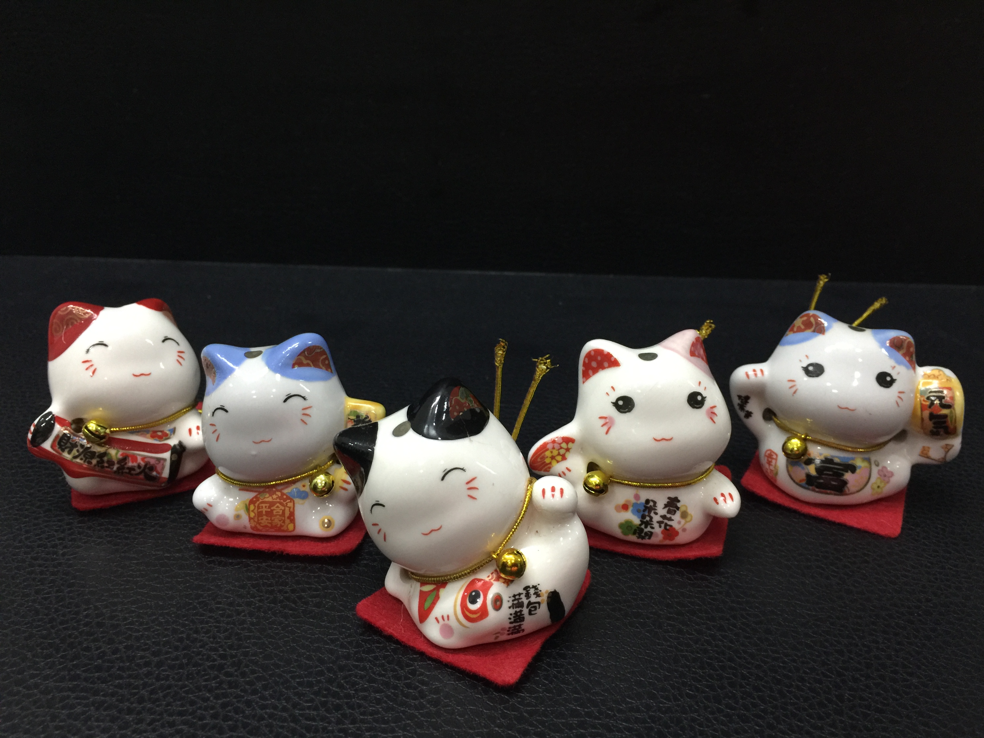 Bộ 5 chú mèo "thần tài" - Maneki Neko - bằng sứ cao cấp - Cỡ trung 03