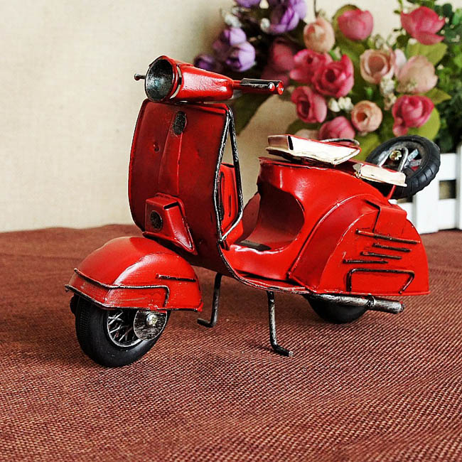 Mô hình xe vespa cổ kim loại