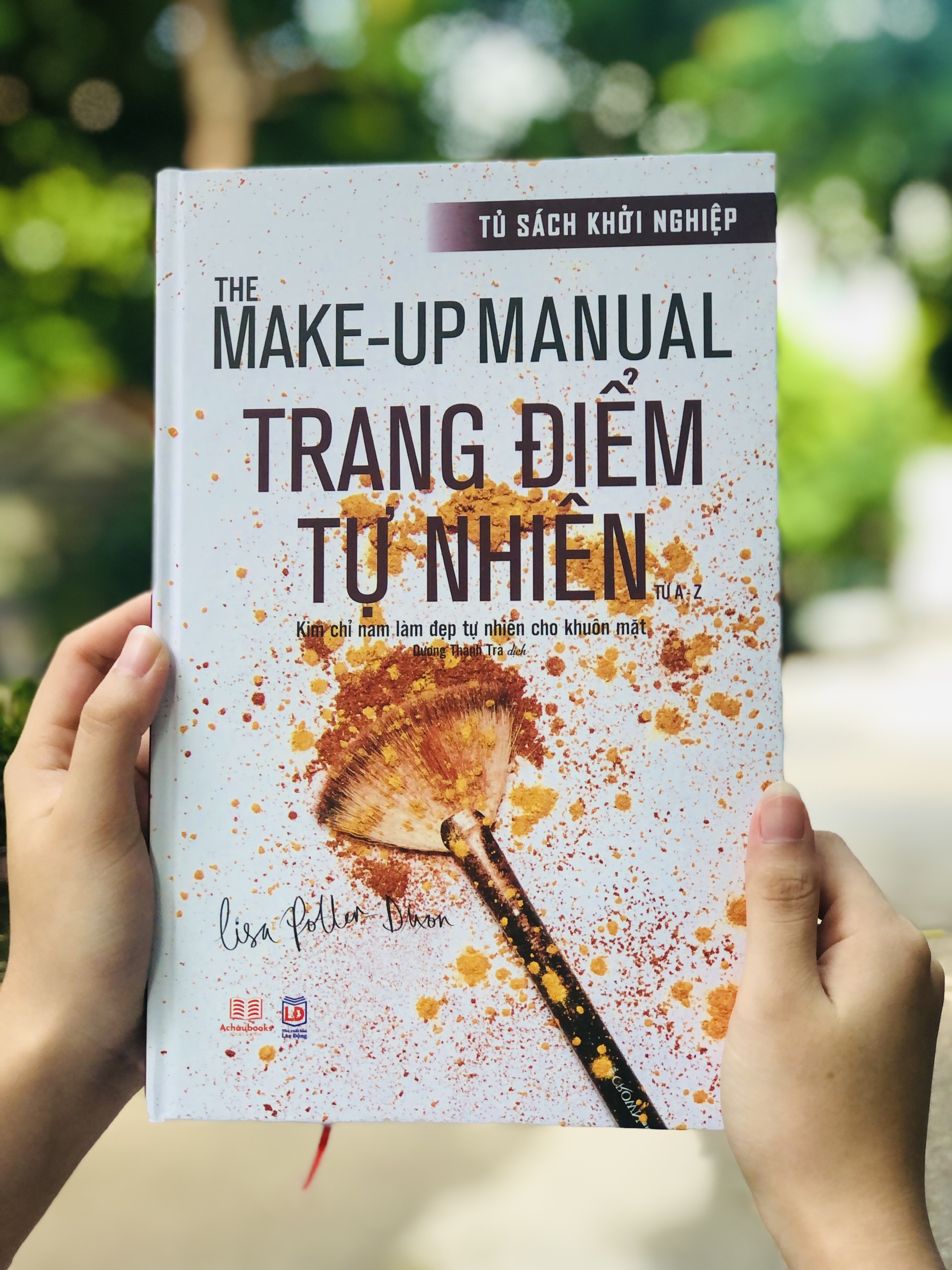 Sách - The makeup manual - Sách Trang điểm tự nhiên, Sách Make up, học cách trang điểm từ a-z - Á Châu Books