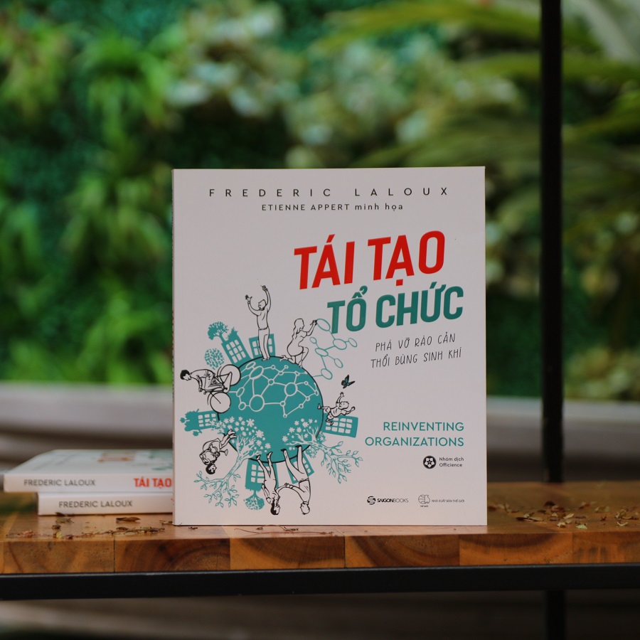 Combo 2 cuốn: Tái tạo tổ chức + Chiến lược và sáng tạo - 100 bài học truyền cảm hứng