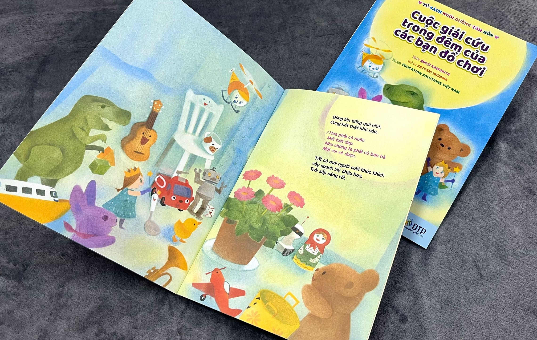 Sách - Cuộc giải cứu trong đêm của các bạn đồ chơi - Tủ sách nuôi dưỡng tâm hồn