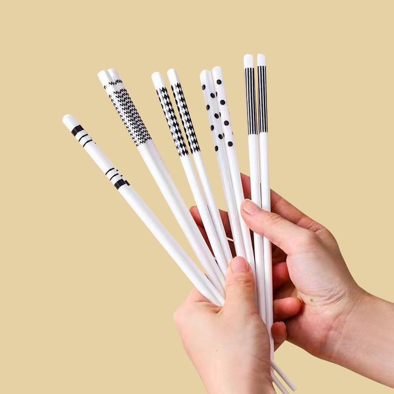 [KoSuyTu] Hộp 5 Đôi Đũa Gốm Sứ Cao Cấp Bền Đẹp An Toàn Cho Sức Khỏe - Đũa Ăn Cơm Kháng Khuẩn Chống Nấm Mốc Không Sơn Mài