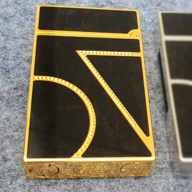 Vỏ Hột Quẹt Bật Lửa Upon Super Cao Cấp D210V Họa Tiết Sơn Mài Khắc Hình Khối Màu Vàng - Dùng Gas Đá Cao Cấp