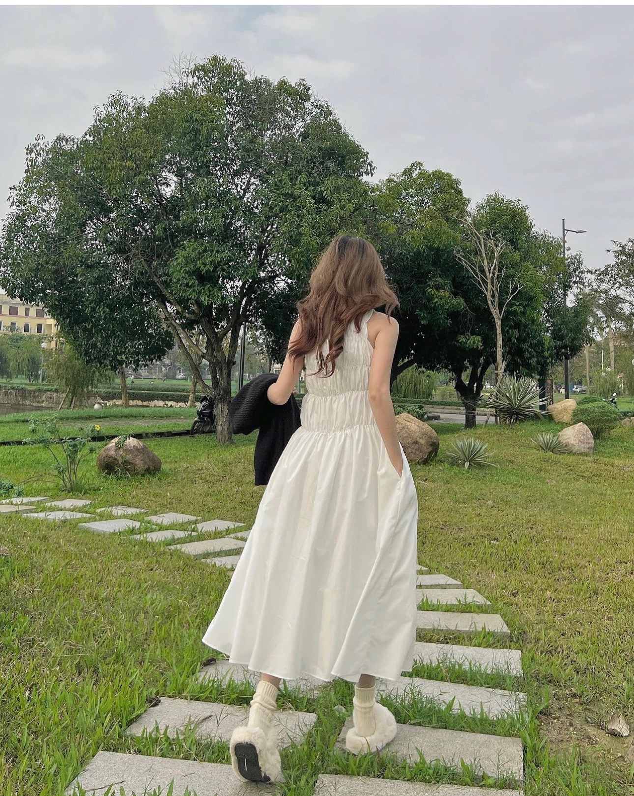 Đầm trắng sat nách maxi kèm khoác ngoài ulzzang