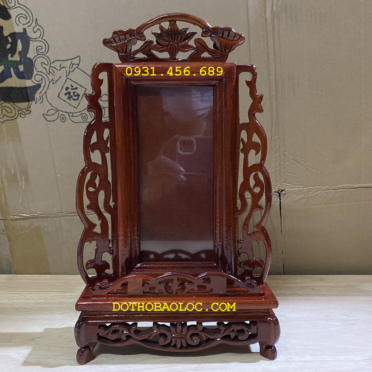 Bài vị thờ gia tiên gỗ tràm bông vàng chạm khắc ép kính viền hoa cao cấp cao 36cm