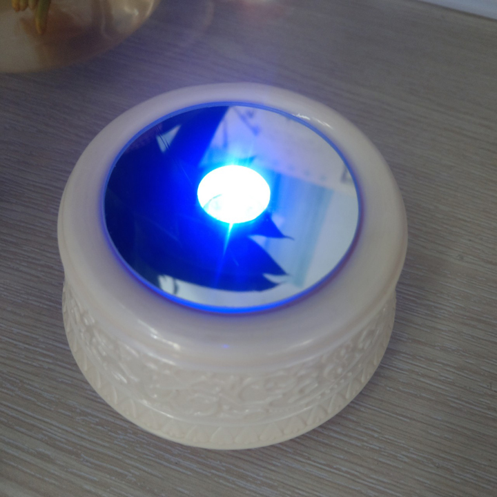 Đế chưng sản phẩm mặt gương có đèn led - DX010