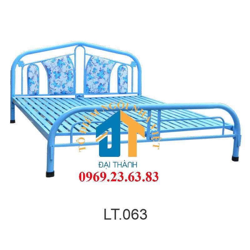 Giường sắt kích thước ngang 1M8 dài 2M – GS40 mẫu đơn giản, tiện dụng, dễ dàng tháo ráp di chuyển.