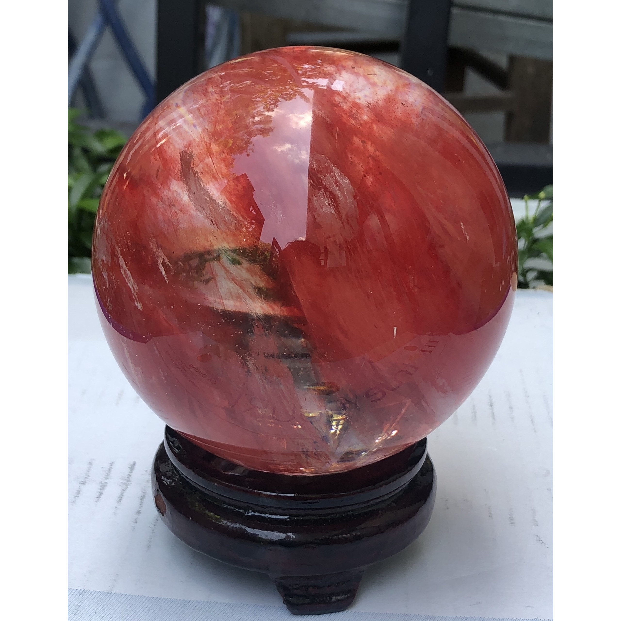 Quả cầu đá obsidian đỏ 1kg - 8~9cm + Đế gỗ