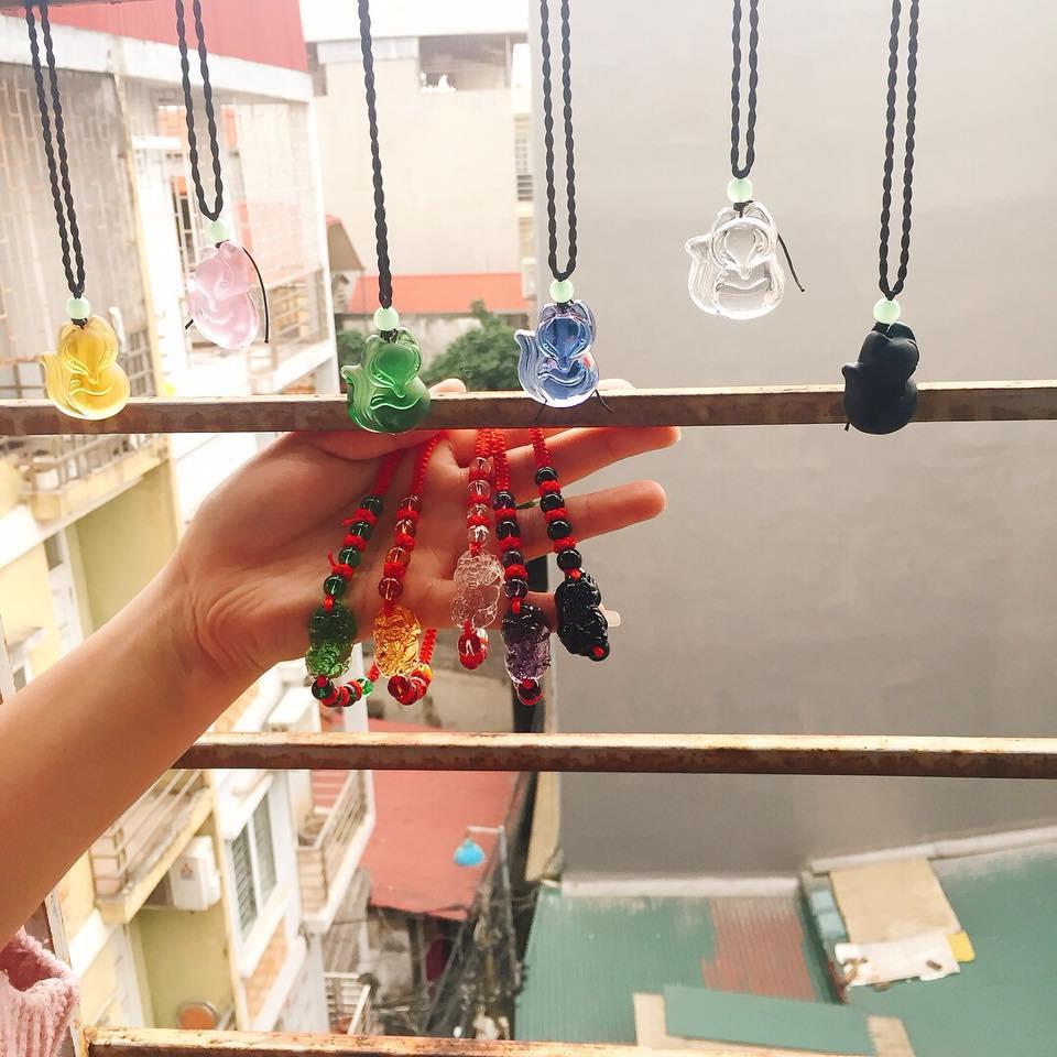 Dây đeo cổ hồ ly dáng ngồi xinh xắn
