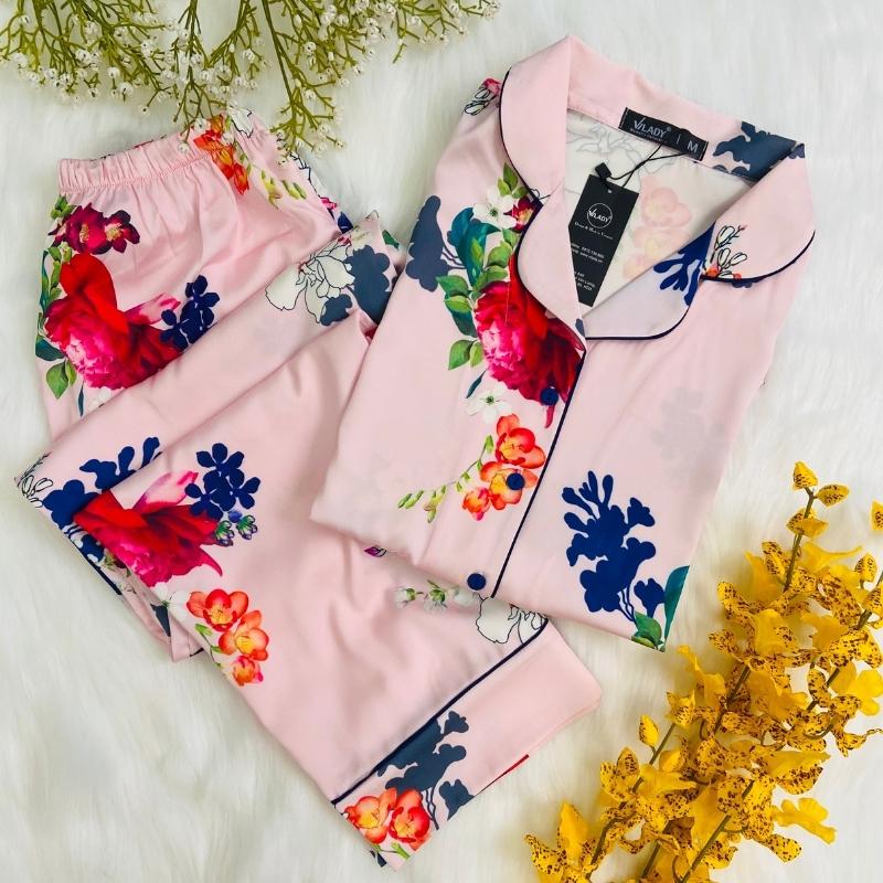 Bộ đồ Pijama nữ , đồ mặc nhà lụa VILADY - B114  kiểu quần dài tay cộc , họa tiết bông hoa dễ thương, chất liệu lụa Pháp cao cấp - Màu hồng phấn