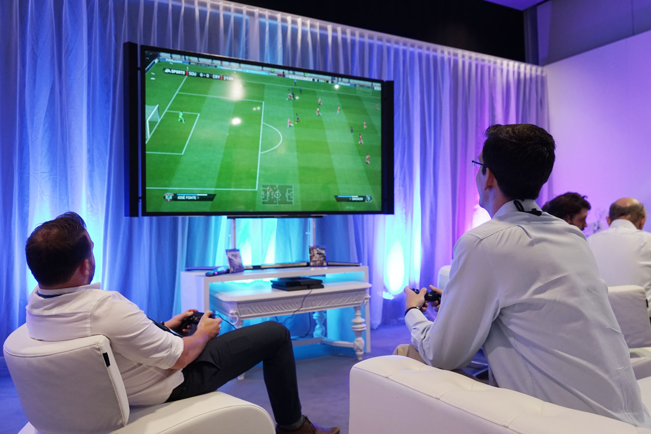 Máy chơi game điện tử tay cầm gamer kết nối tivi đa cổng HDMI và AV 800 game Hỗ trợ thẻ nhớ, lưu game