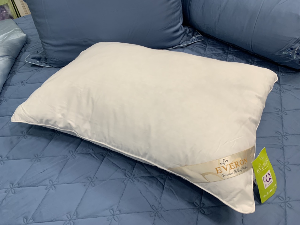 Ruột gối nằm Everon White