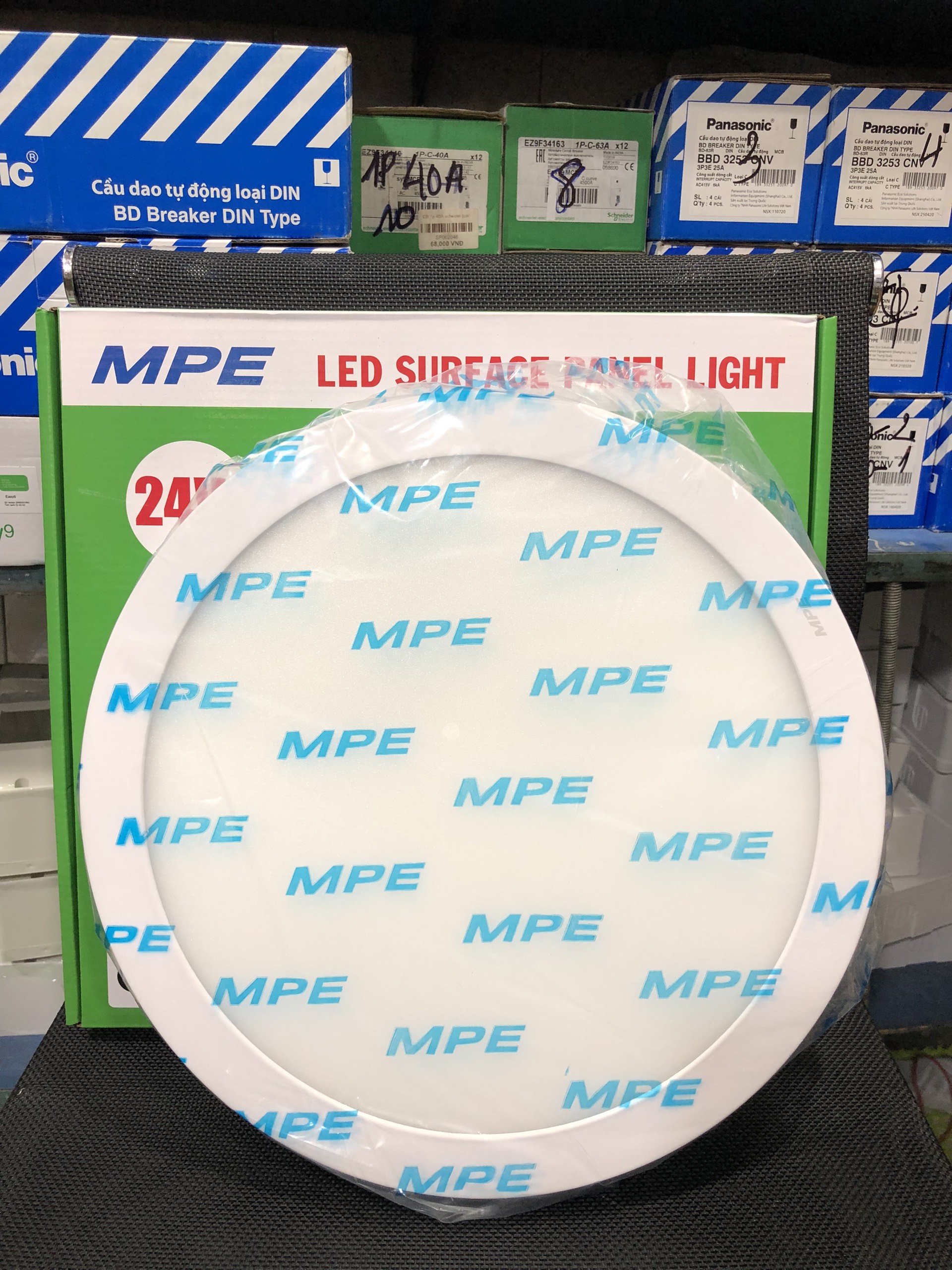 Đèn led panel ốp trần nổi tròn công suất 24W MPE (3 loại ánh sáng trắng-vàng-3 màu)