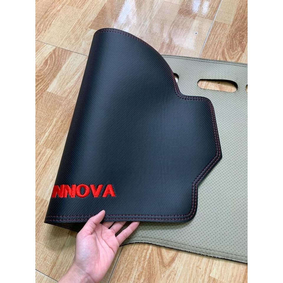 Thảm taplo da carbon xe  Toyota Innova 2008-2023 đế chống trượt