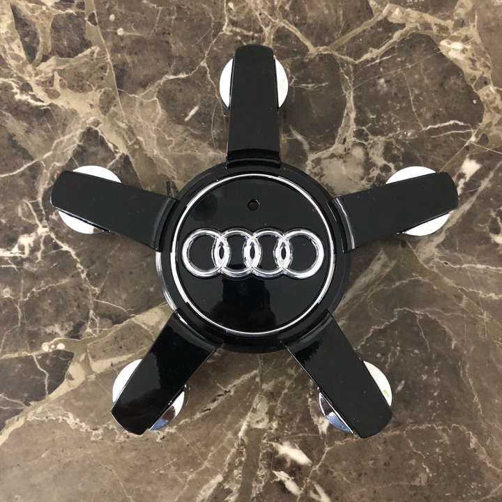 Logo chụp mâm, lazang bánh xe ô tô Audi Q7