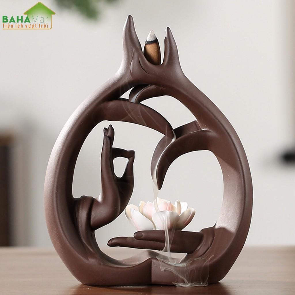 THÁC KHÓI TRẦM HƯƠNG TRÊN ĐÔI TAY PHẬT Sáng tạo vẻ đẹp với phong cách điêu khắc, thú vị và hấp dẫn. Quà tặng h
