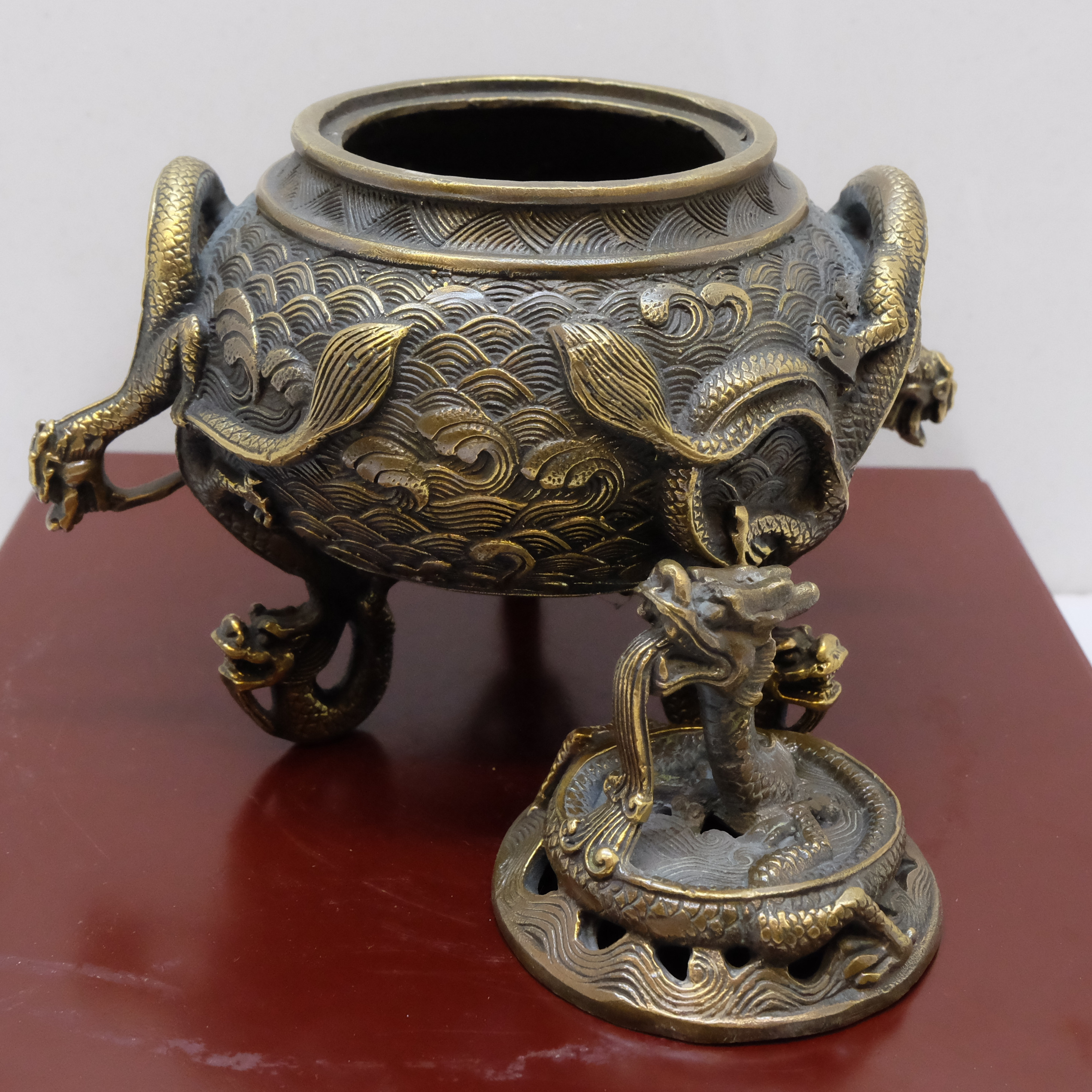 Đỉnh Xông Trầm Nắp Quai Rồng