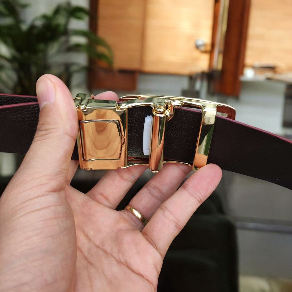 Dây lưng da cá sấu bản lớn phù hợp bụng bia. Da bụng có vân đẹp linh hoạt!