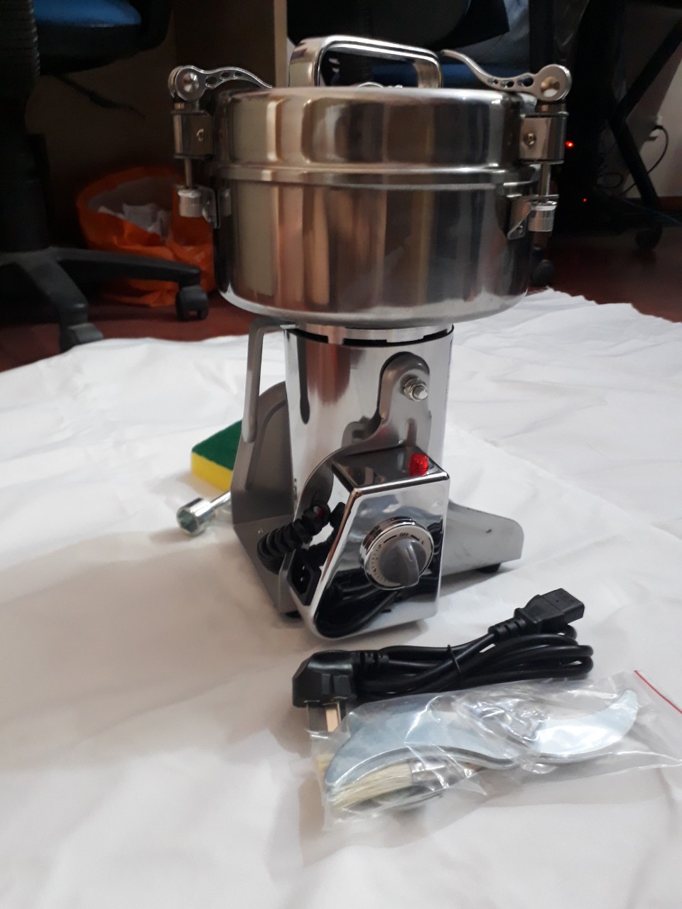 Máy xay nghiền đồ khô, máy xay dạng dao