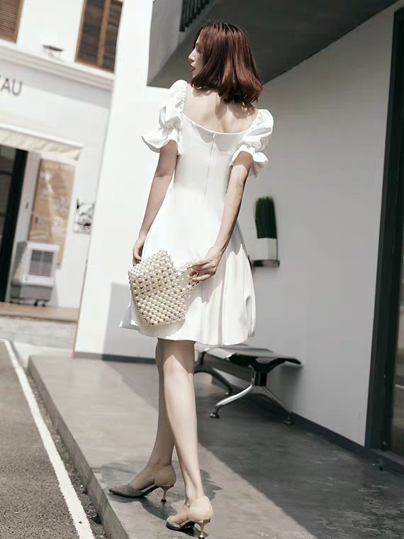 Đầm Xòe Phối Nút Tay Bồng Chuẩn Dáng - MS379