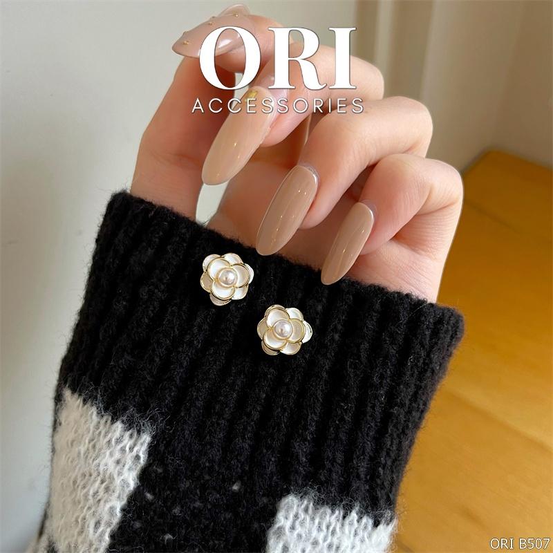 Bông tai nữ hình cánh hoa Vera xinh xắn ORI ACCESSORIES B507