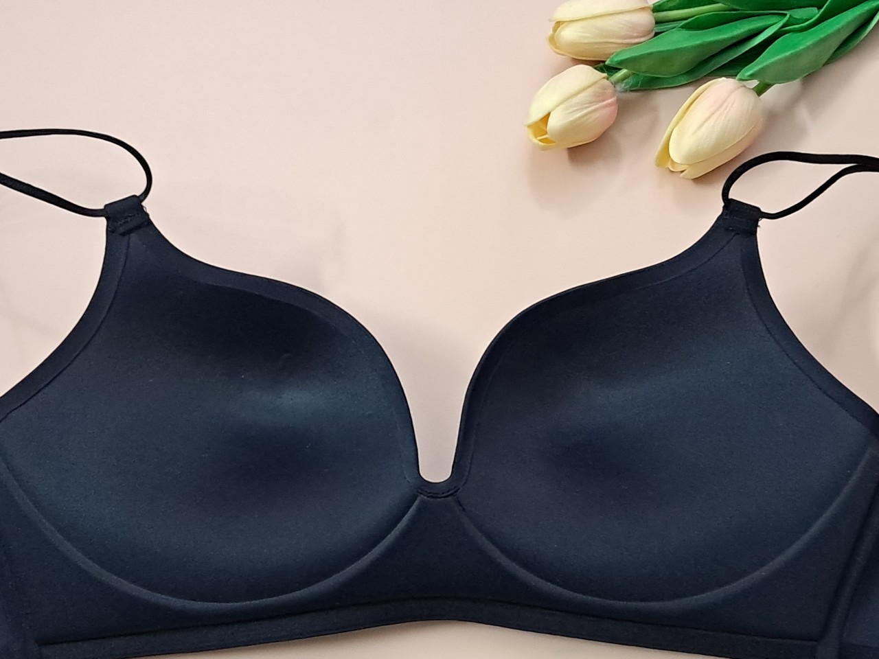 Áo ngực nữ không gọng mút đúc đệm mút dày 3cmn VICCI AV.240 không đường may nâng đẩy ngực cao cấp