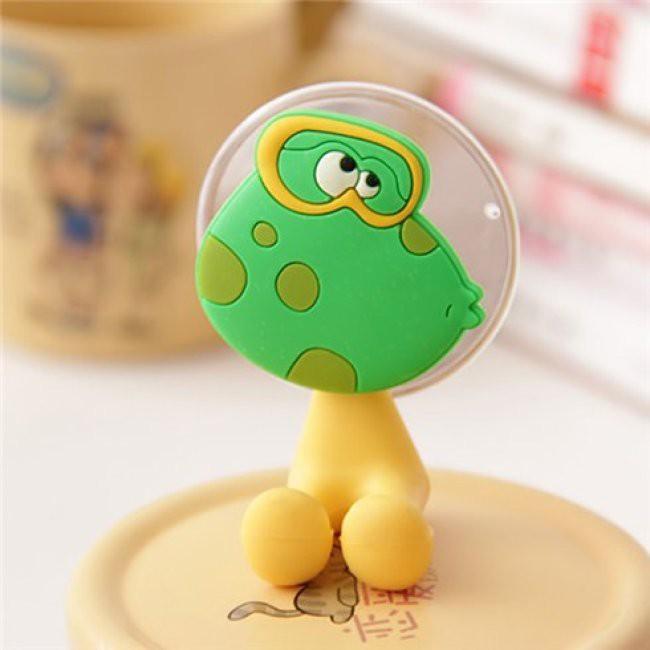 Móc treo đồ trong nhà tắm, móc treo bàn chải cho bé có đế hút chân không nhé các mẹ