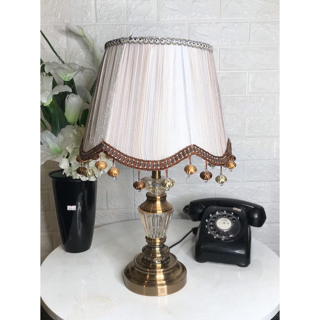 Đèn ngủ thân gỗ cao cấp- Để đầu giường- Đèn ngủ để bàn khách sạn- Decor, trang trí- 6802
