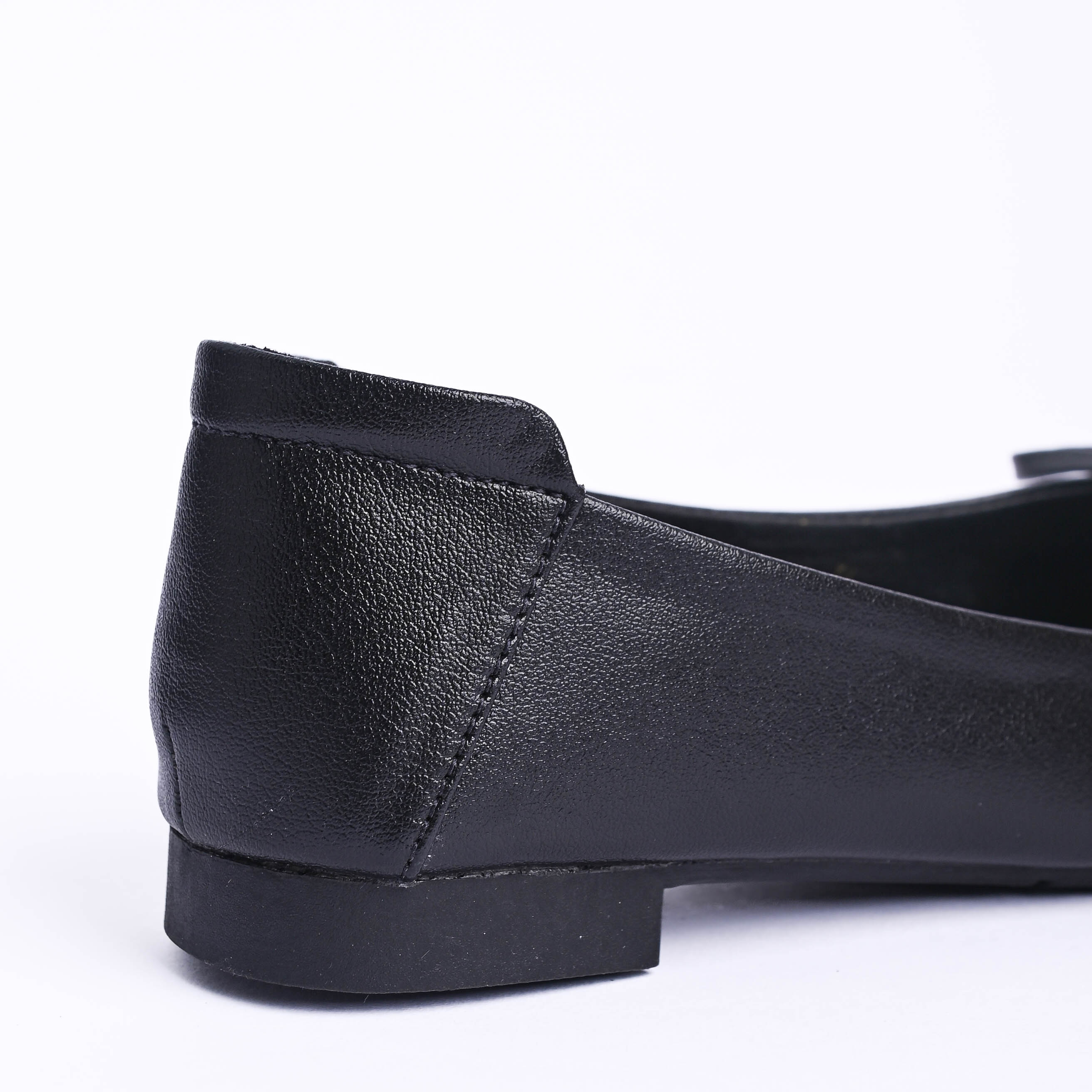 Giày bít Bitis nữ (35-39)