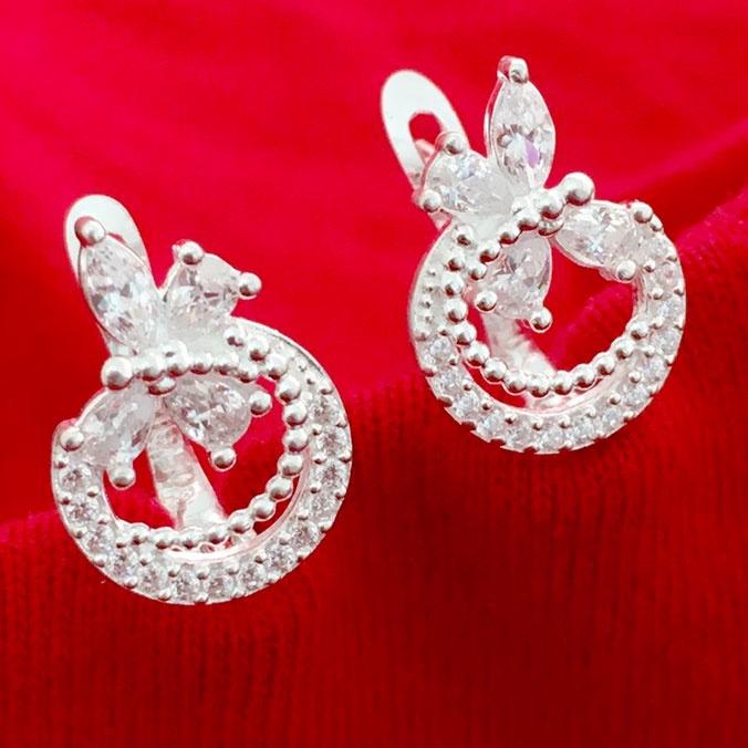 Bông tai nữ cá tính chất liệu bạc 925 kiểu khóa bật đeo sát tai đính đá hạt thóc trắng cao cấp trang sức Bạc Quang Thản