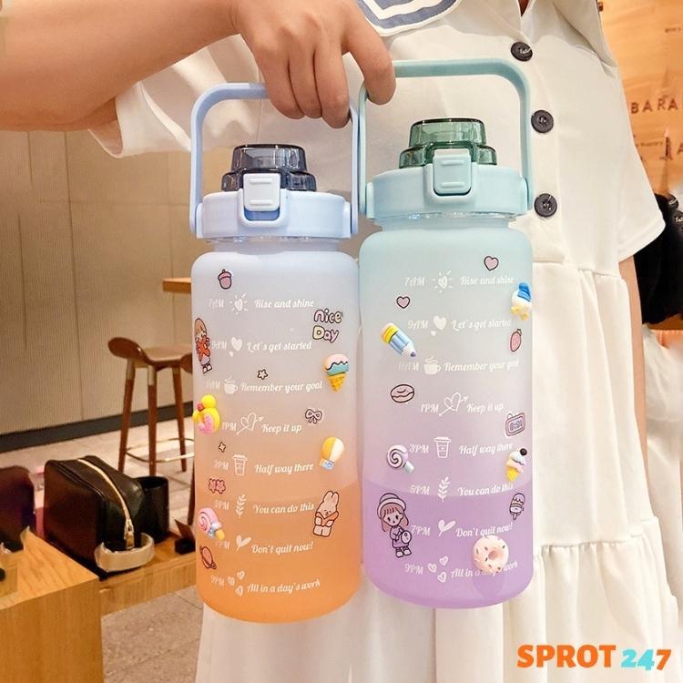 Bình nước 2 lít chia vạch nhắc nhở uống nước kèm ống hút