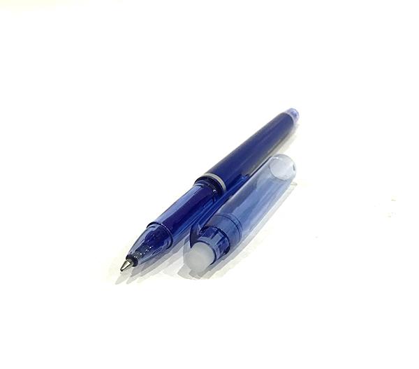 Bộ 2 Vỉ Bút Bi Mực Gel Xóa Được Nắp Đậy 0.7.Mm - Mực Xanh - VGP101E-C (Tặng 1 Ruột Bút Rf1017-C)