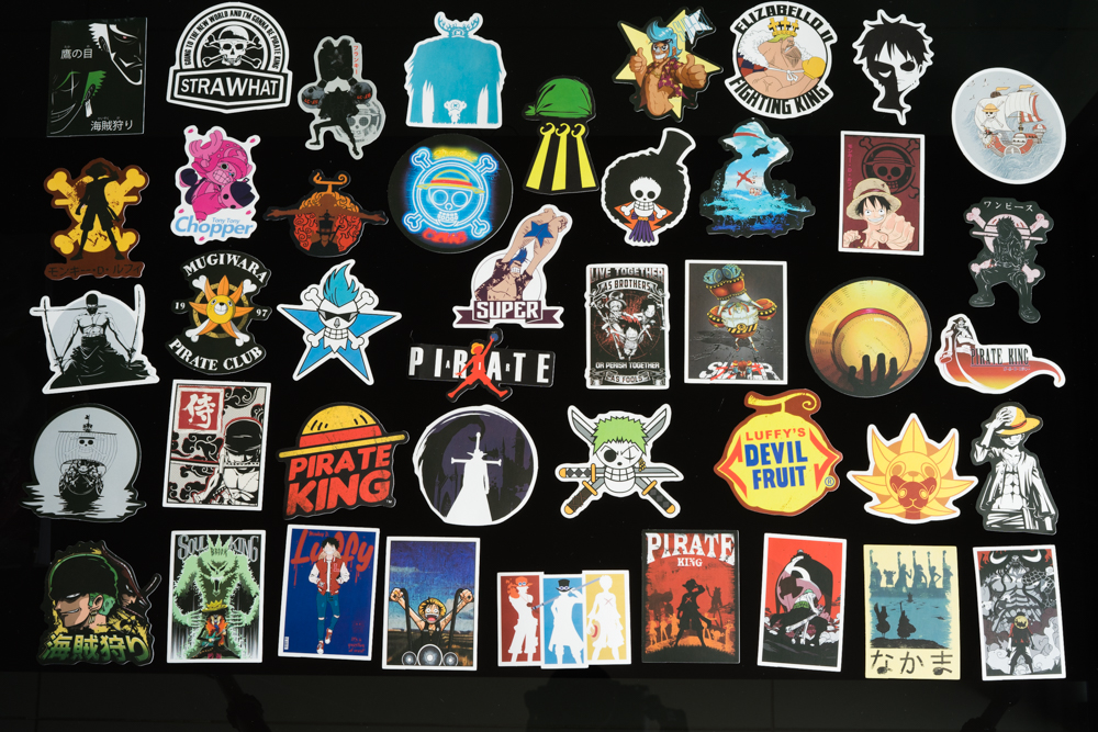 Bộ 20 sticker chủ đề One Piece, Luffy Mũ Rơm stickers cao cấp trang trí Vali Laptop Mũ Bảo Hiểm Xe Máy Xe Đạp Đàn Guitar Ukelele chống nước 100% lâu phai dễ sử dụng