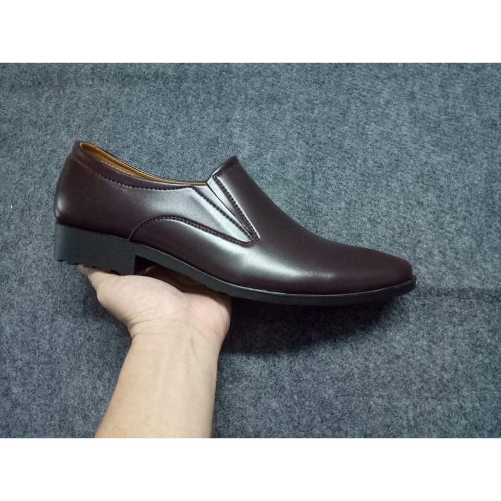 Giày tây công sở màu nâu, thiết kế phong cách lịch lãm, giày chắc chắn